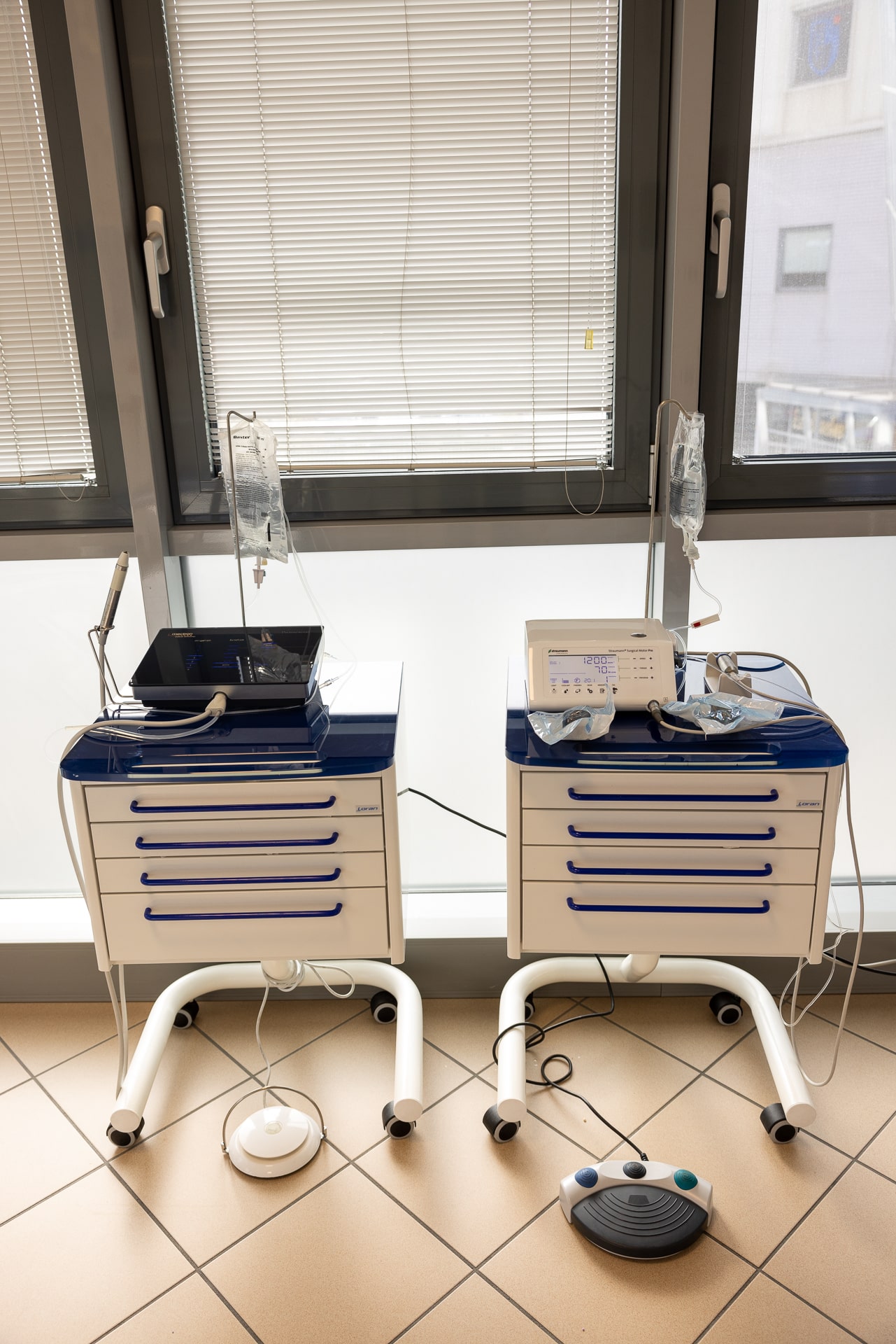 Strumentazione chirurgica per implantologia: motore implantare e piezoelettrico
