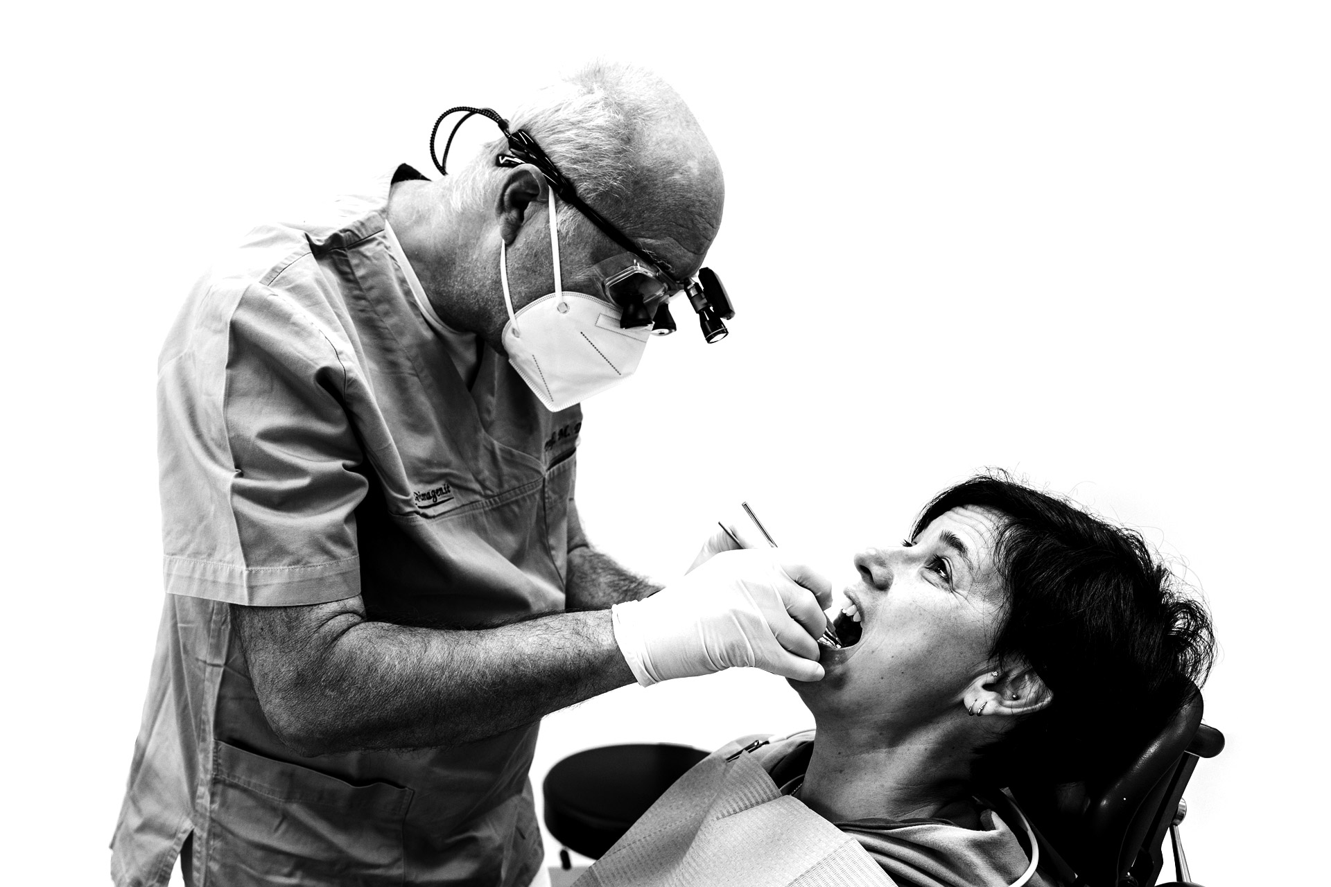Ritratto del Dr. Michele Donadi nello studio di Rovereto